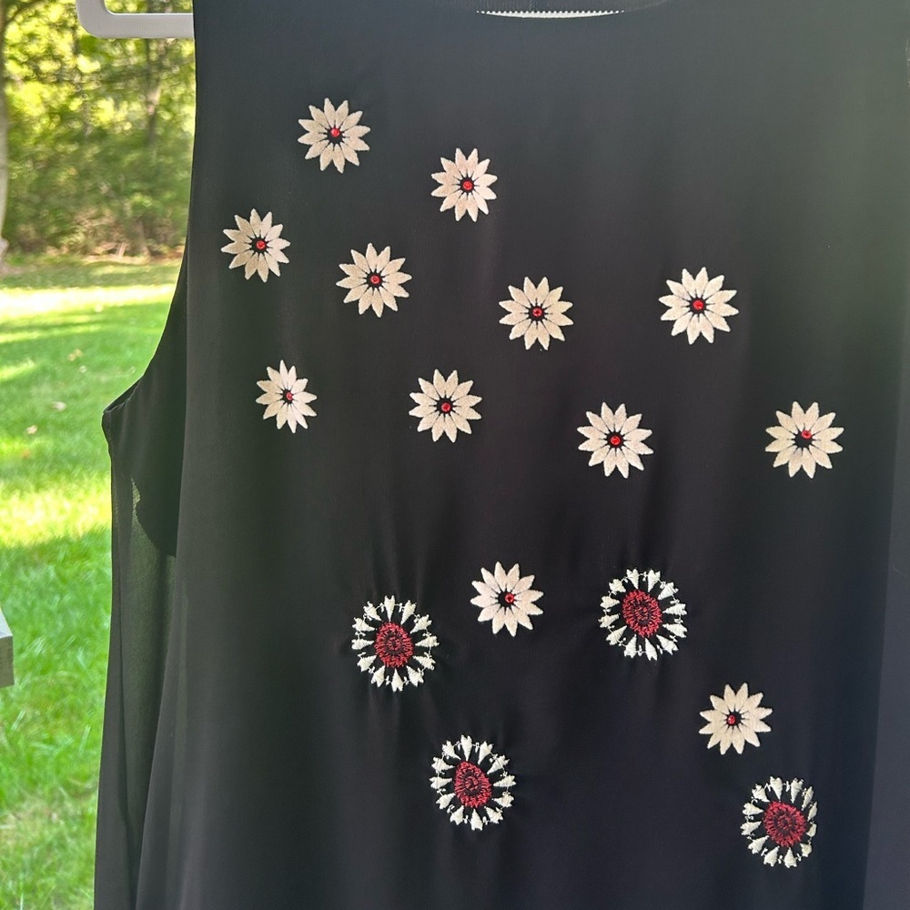 NWT- Desigual CorDoba Shift Dress. Featuring intricate floral embroider. - Picture 4 of 12
